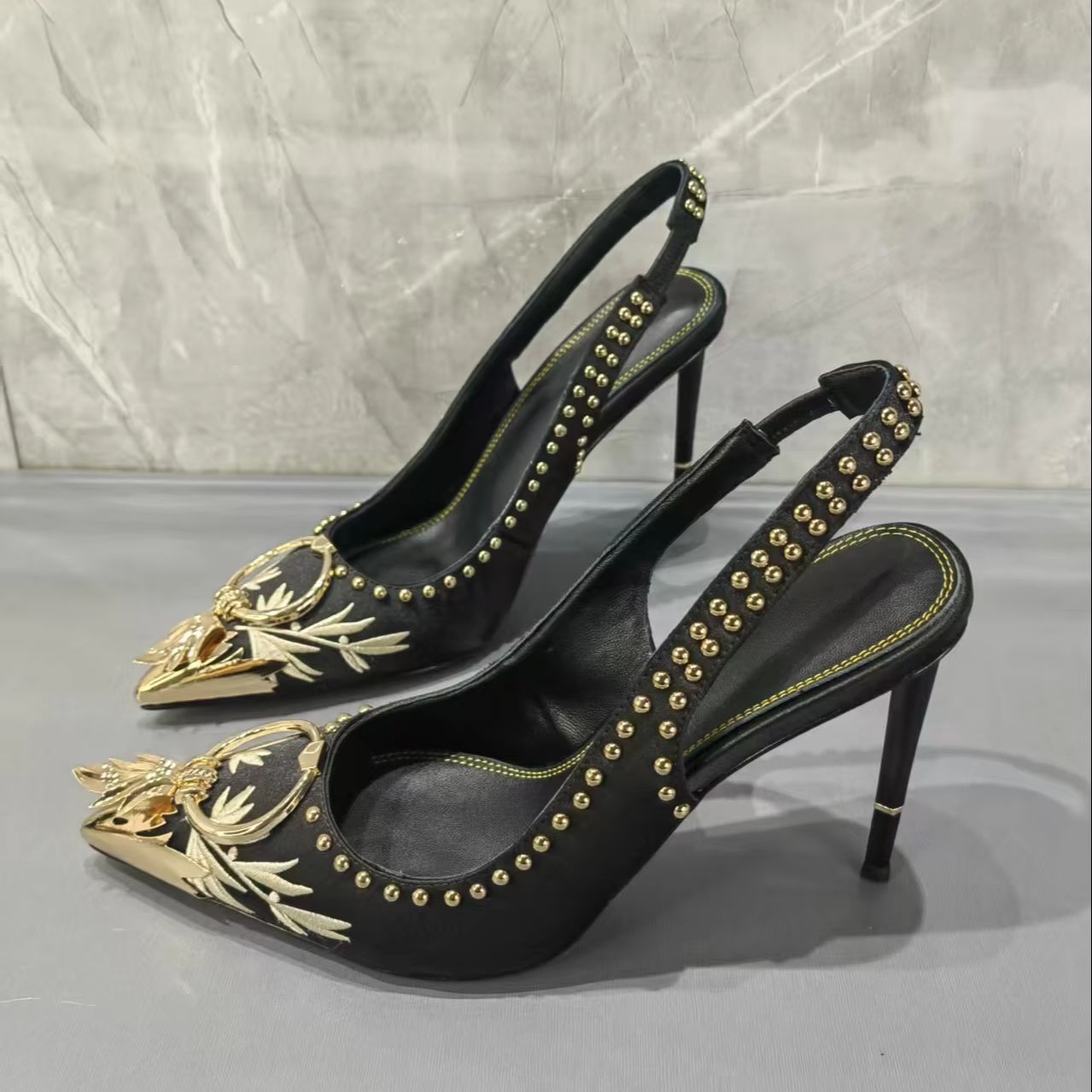 Sandalias de terciopelo bordad - Embroidery Design reseña y precio