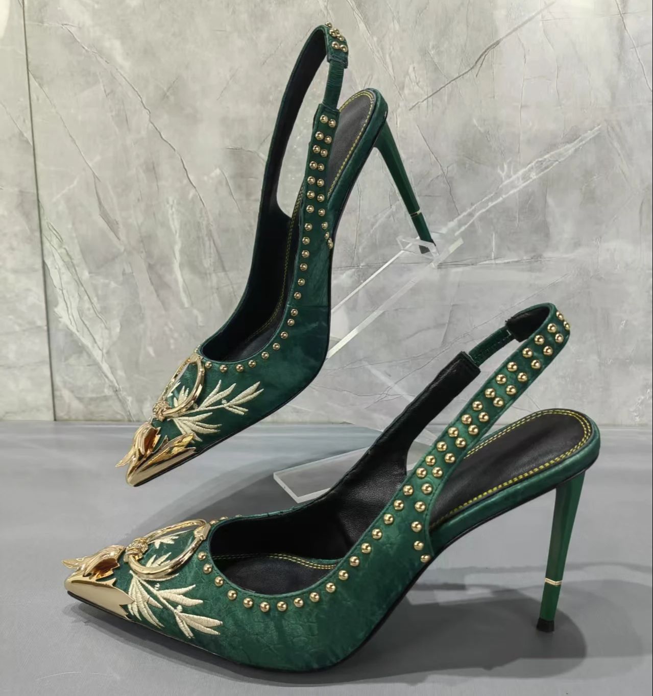 Sandalias de terciopelo bordad - Embroidery Design reseña y precio