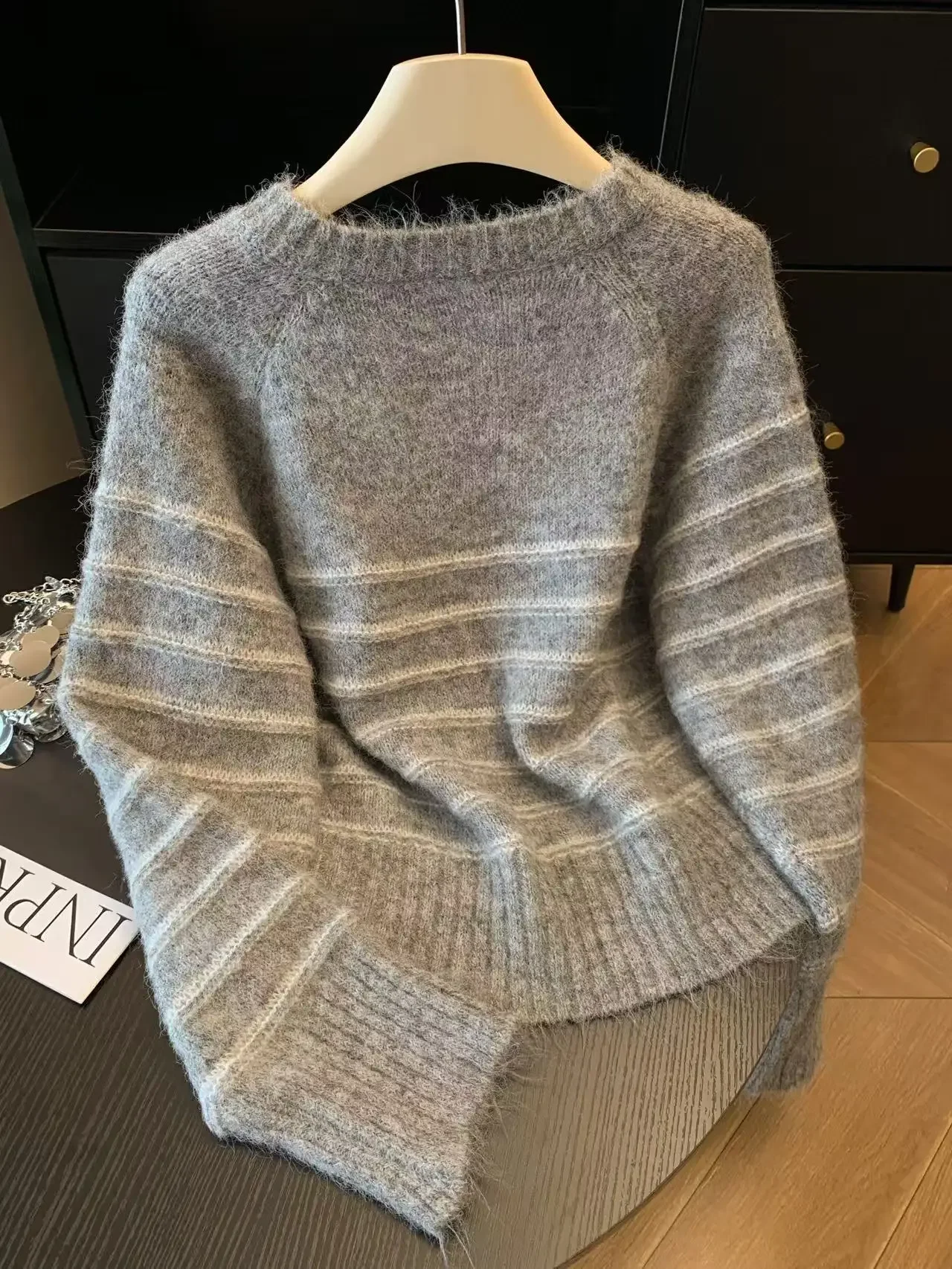 Suéter de Lana y Cachemira a R - Embroidery Knit reseña y precio