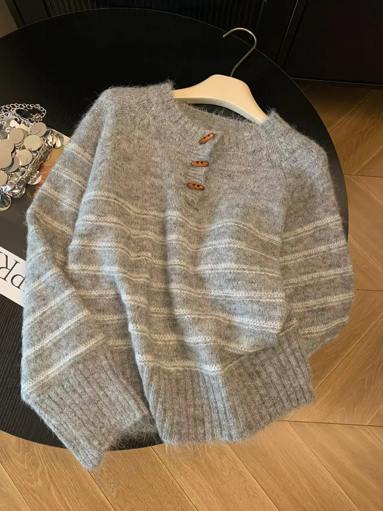 Suéter de Lana y Cachemira a R - Embroidery Knit reseña y precio