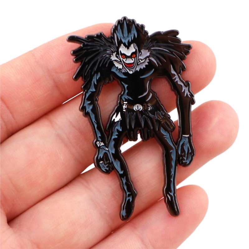 Pins de esmalte de dibujos ani - Embroidery Gothic reseña y precio